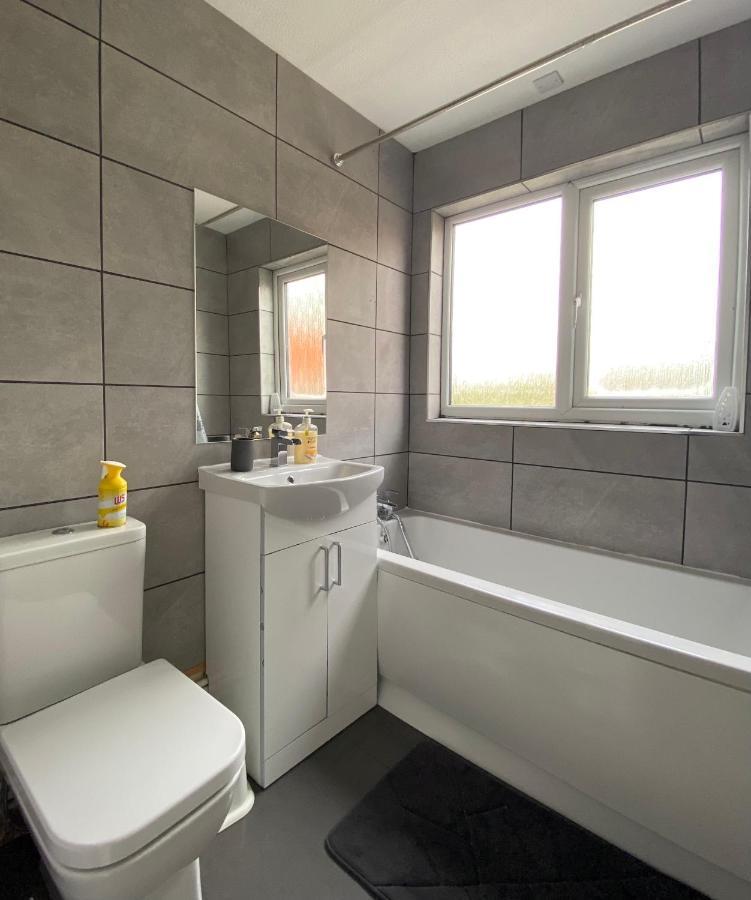 Modern 2 Bed Apartment & Free Parking Canterbury Exterior photo